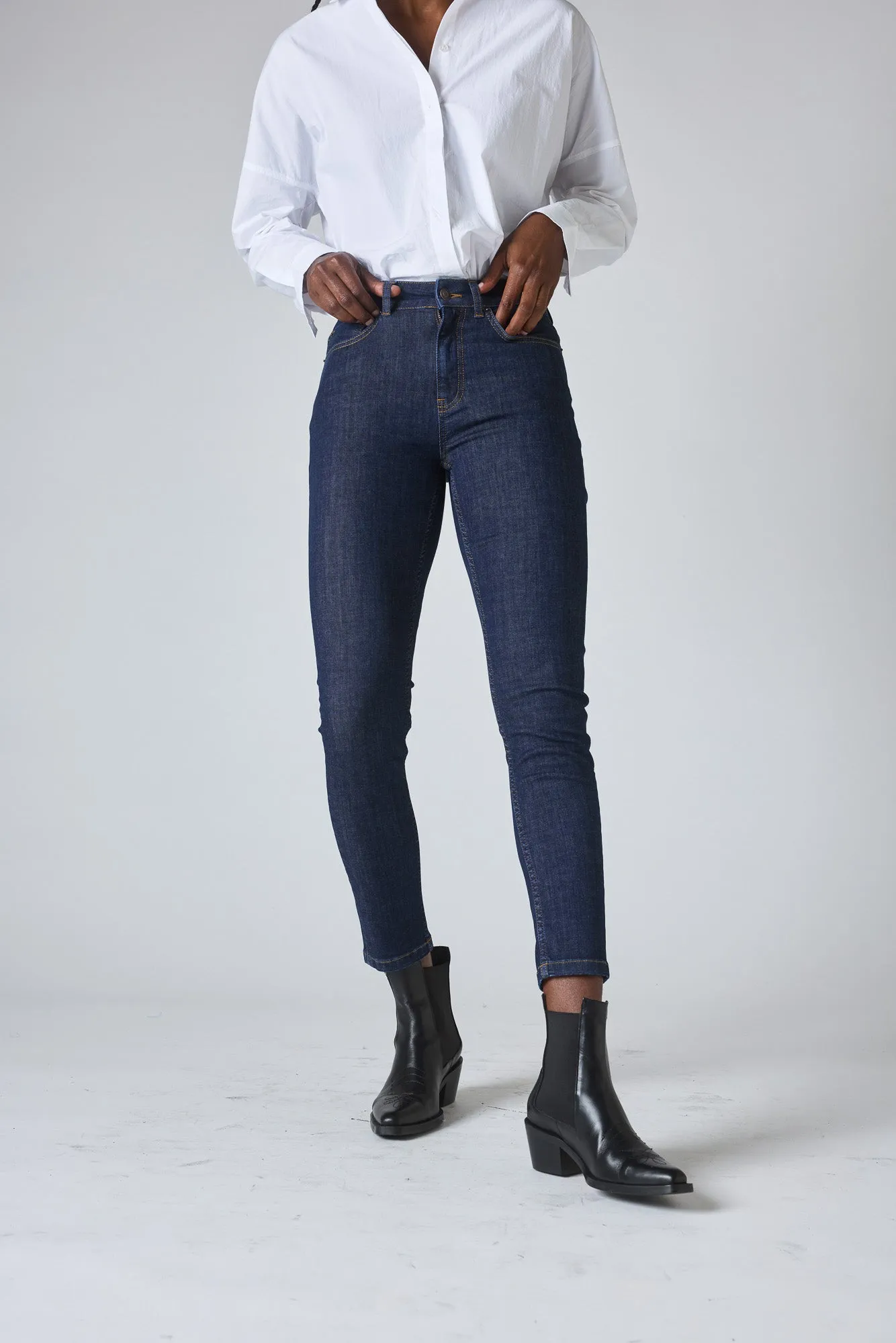 The Iconic Fitted Jeans